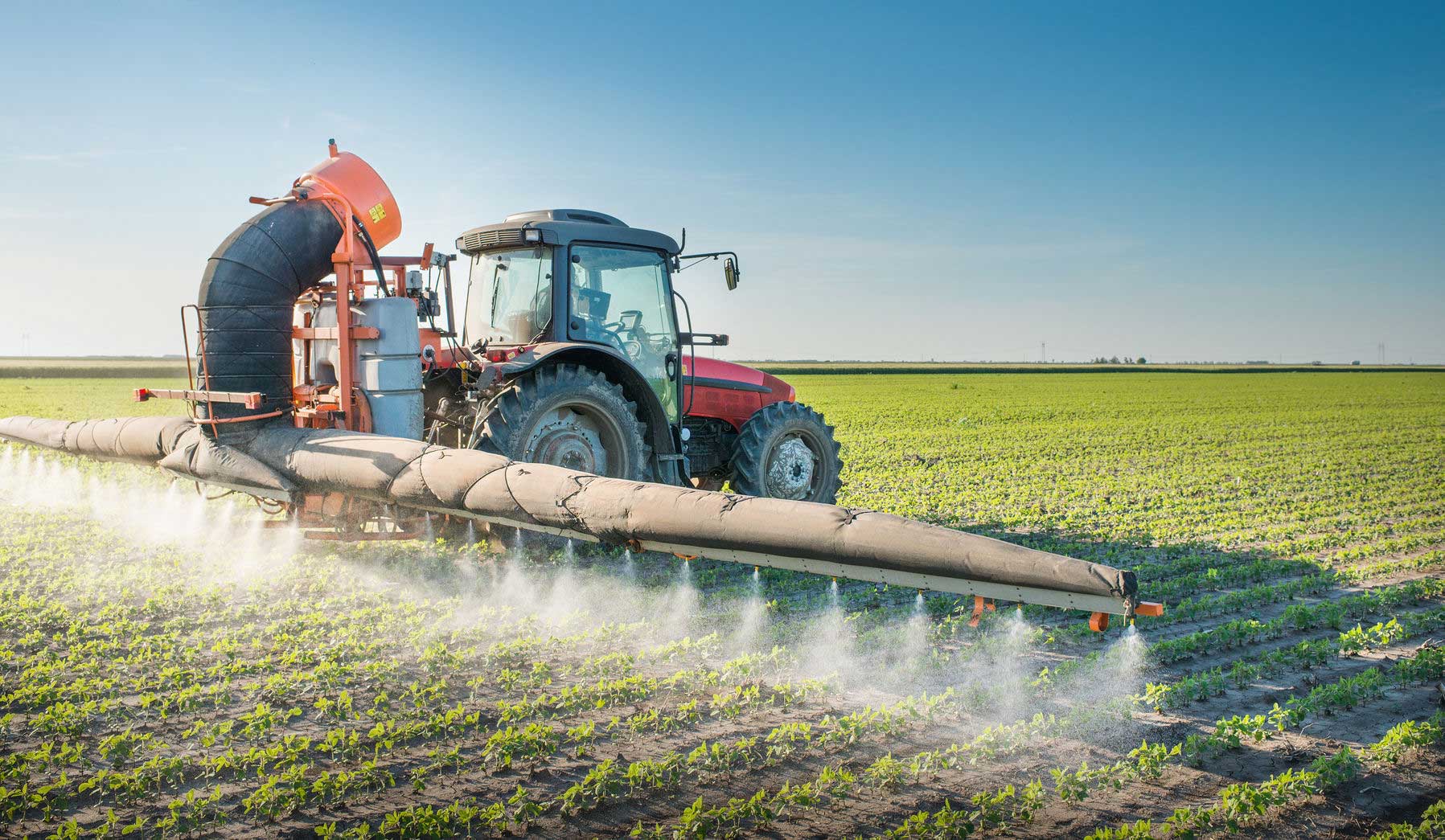 Hay una compulsión regulatoria que tienta a provincias y municipios agrícolas y atormenta a los productores